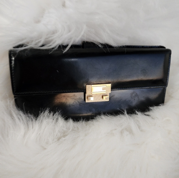 💫Three💫 (3) G✨️U✨️C✨️C✨️I  Wallets in this Bundle - Picture 16 of 17